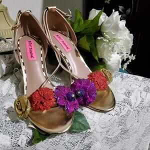 Betsey Johnson Gold Bromme Flower Heels Women’s 9.5 4”